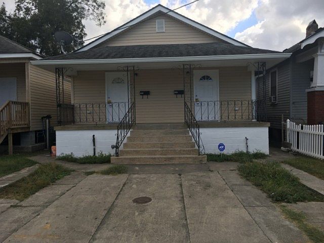 1st image of 2632 Acacia St