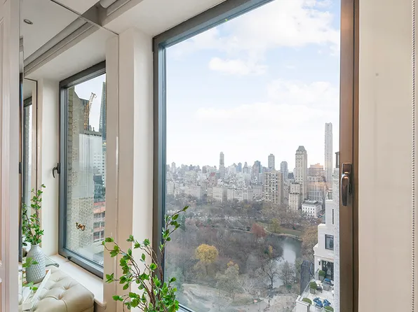 160 Central Park South image 11 of 20