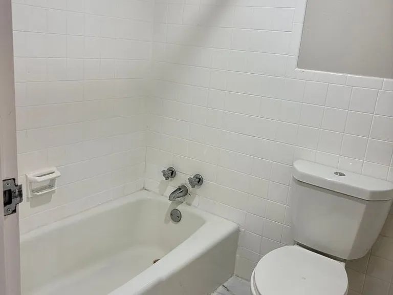 The Regency Apartments — Photo 112