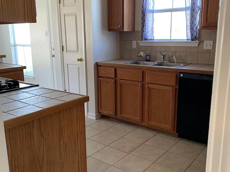 5282 Faulkner Dr — Photo 21