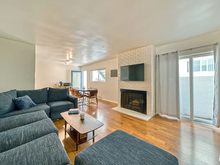 1524 Berkeley St #5 — Photo 3
