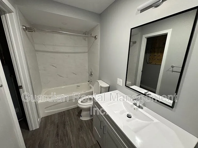 215 Langworthy St #7 — Photo 13