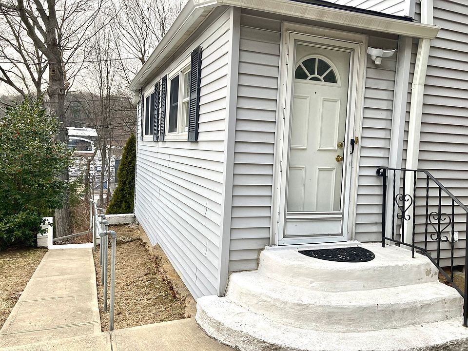 1st image of 25A Pine Dr #25A