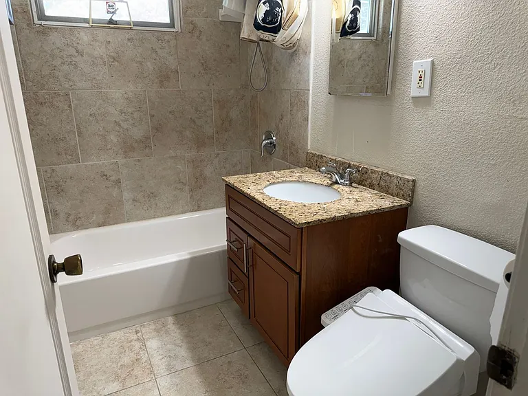 261 Gregory Ln — Photo 13