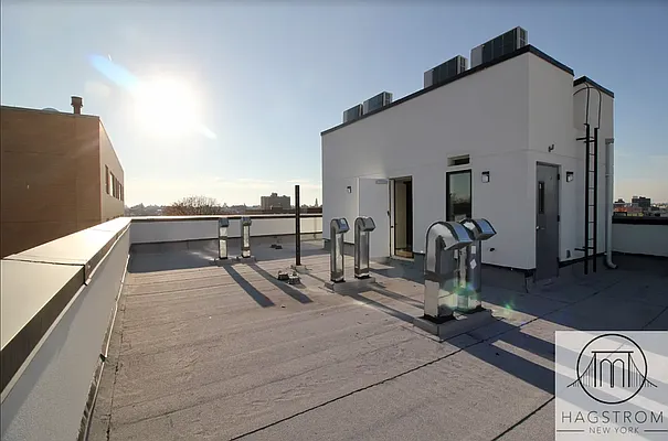 Rented by Hagstrom Management Inc | media 35