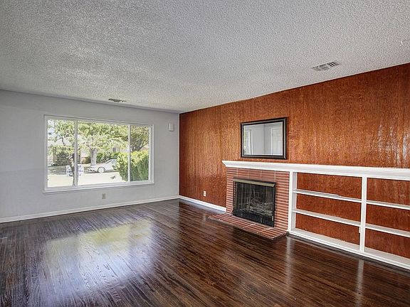 4th image of 2528 37th Ave