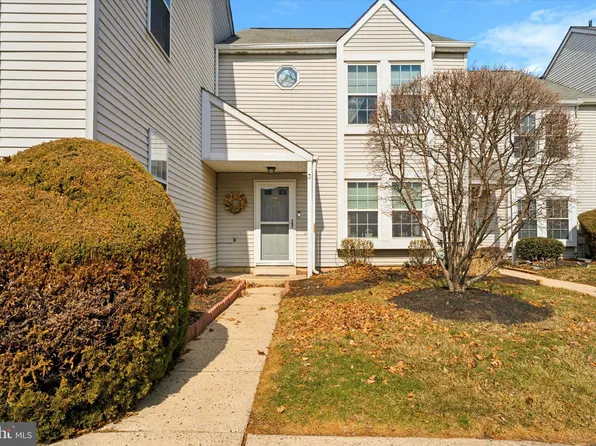 3 Maple Dr, Conshohocken, PA 19428