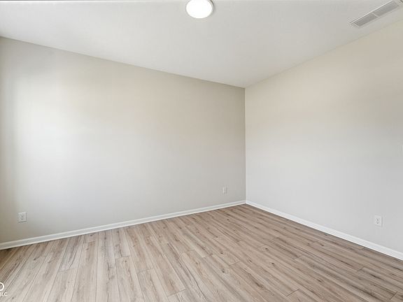 5th image of 7216 Jackson Dr