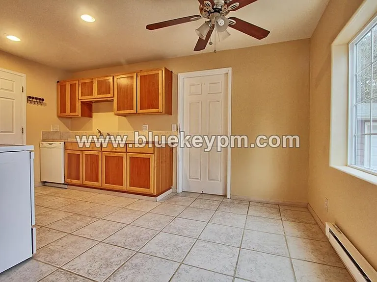 140 NE 156th Ave — Photo 3