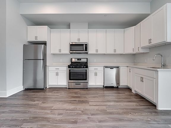 3rd image of 660 Grand St APT 211