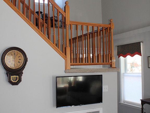 3rd image of 425 Saint Catharine St