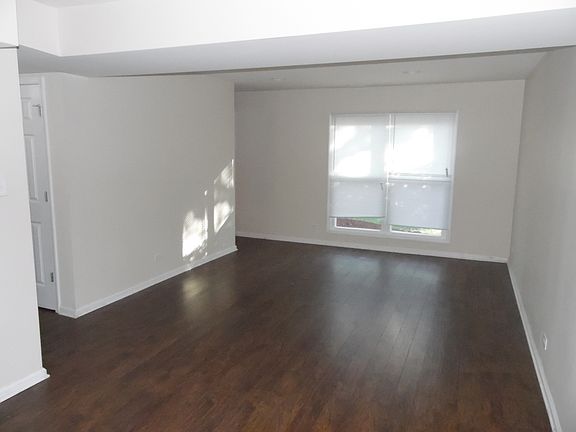 3rd image of 3401 Fountainbleau Dr