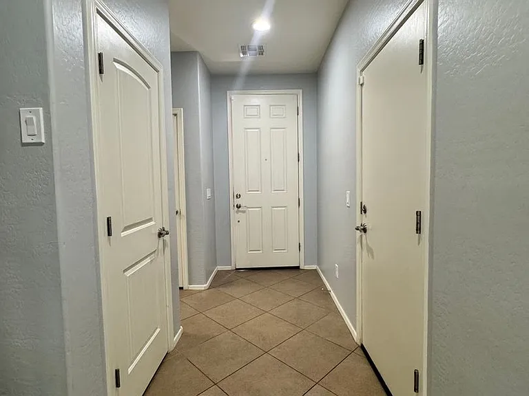 12055 W Tether Trl — Photo 7