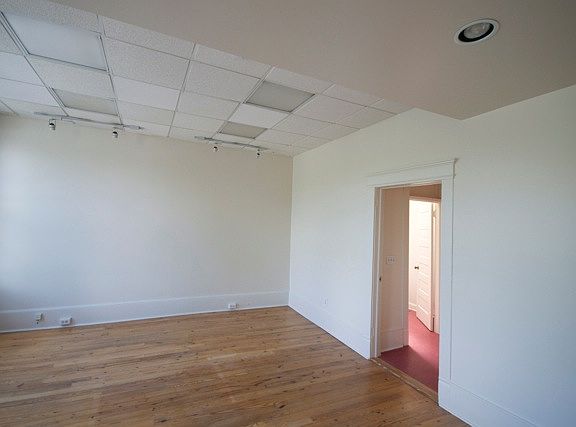 3rd image of 109 S Main St