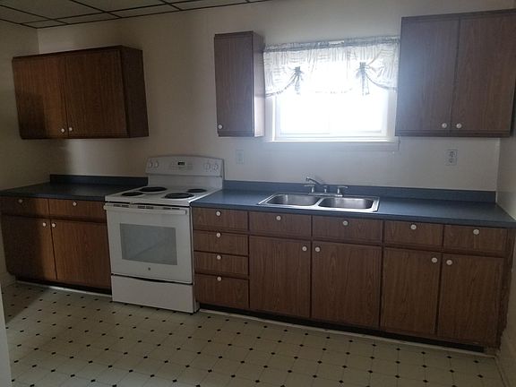 4th image of 187 Essex St APT 1