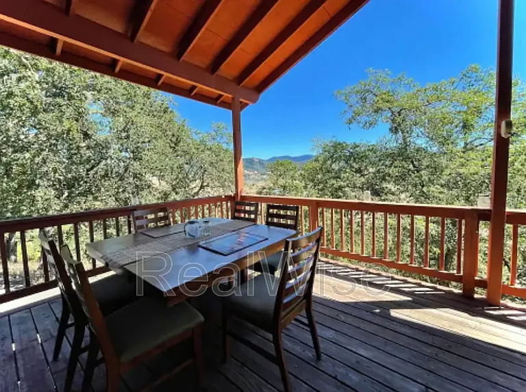 539 Hatfield Dr — Photo 5