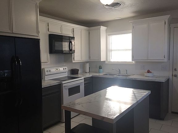 5th image of 725 E Hoffman Ave