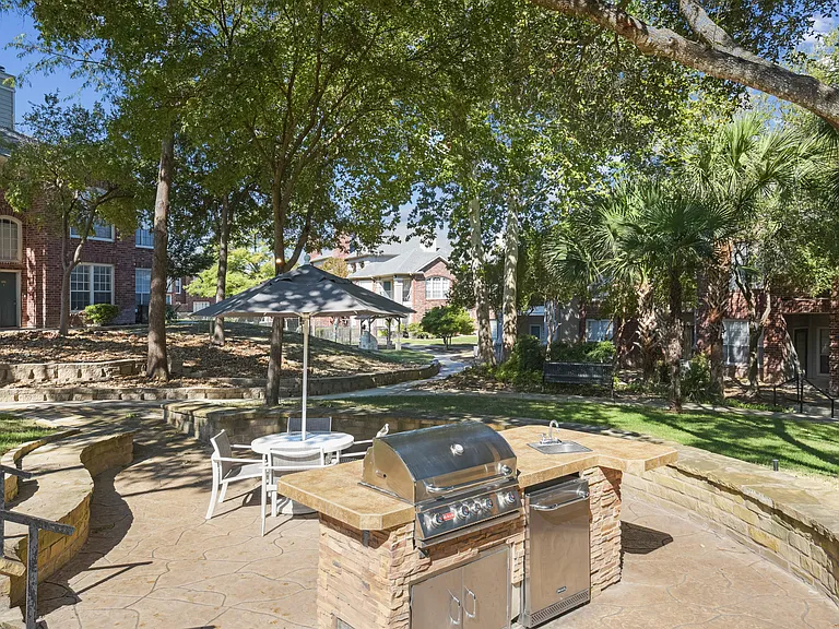 Whispering Creek Villas Apartment Homes — Photo 9
