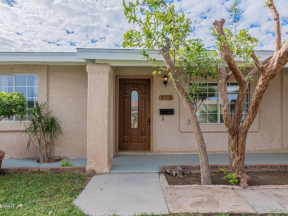 3rd image of 933 E 25th Pl