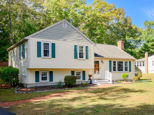 4 Charlotte Dr, Plymouth, MA 02360
