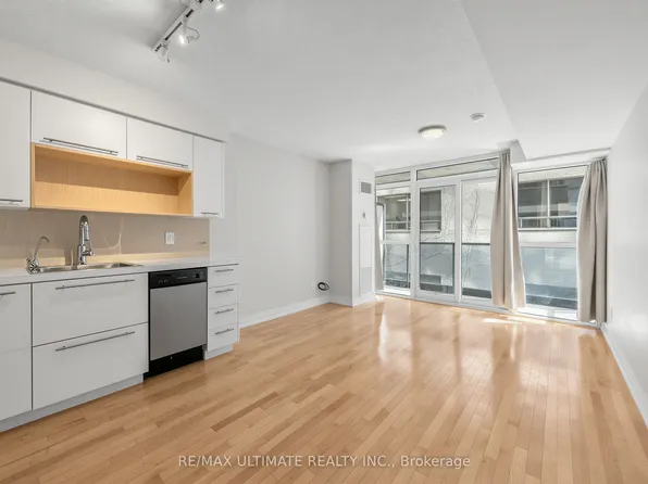 25 Carlton St, Toronto, ON