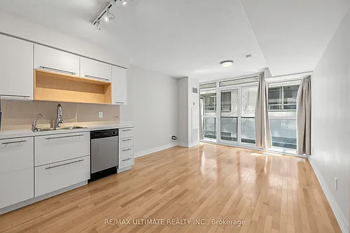 25 Carlton St Photo 1