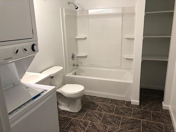 4th image of 4 Whites Mill Dr APT B