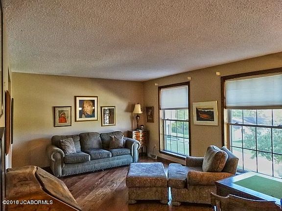 2nd image of 2900 Dawnwood Cir