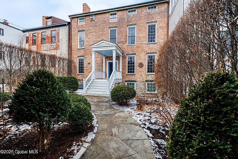 5th image of 12 Union Street