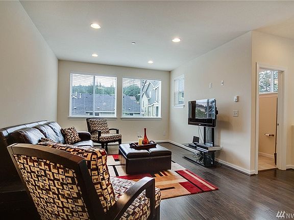 5th image of 2447 NE Logan St