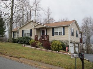 60 Cedar Point, Galax, VA 24333