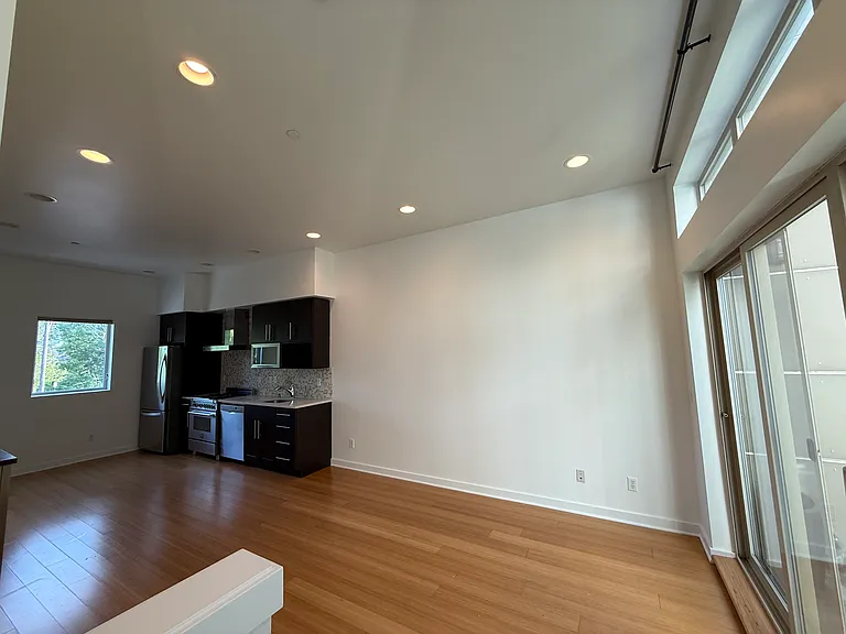 6013 Roosevelt Way NE — Photo 4
