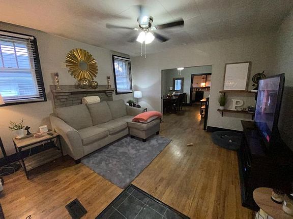 3rd image of 2918 Browning Ave