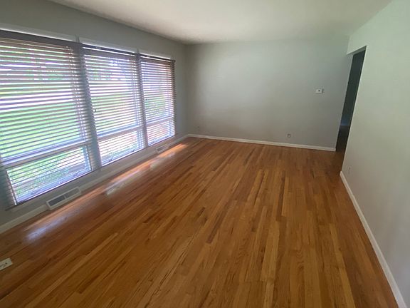 4th image of 1320 Milliken Ct