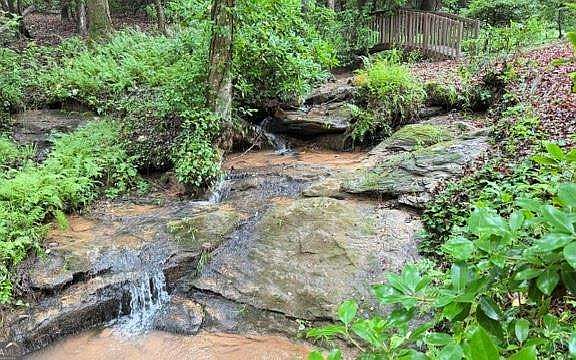 4th image of 36 Mill Creek Trl