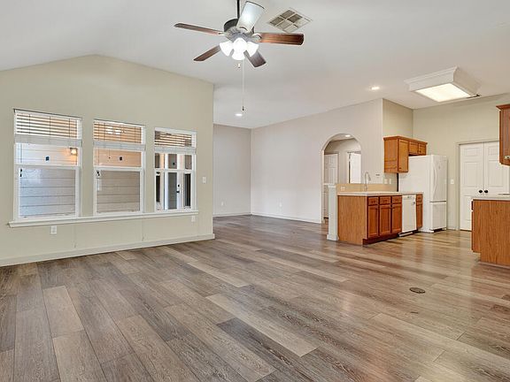 3rd image of 120 Whistlers Cove Rd