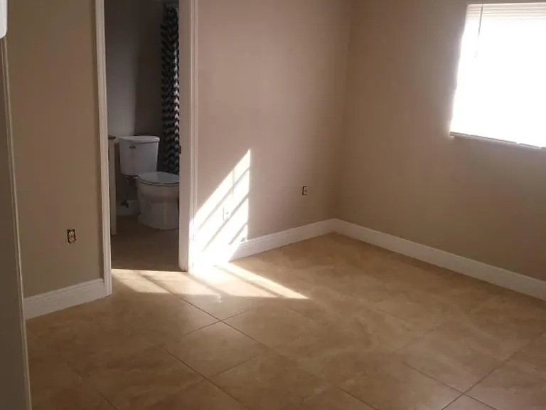 4915 Vilabella Dr — Photo 8