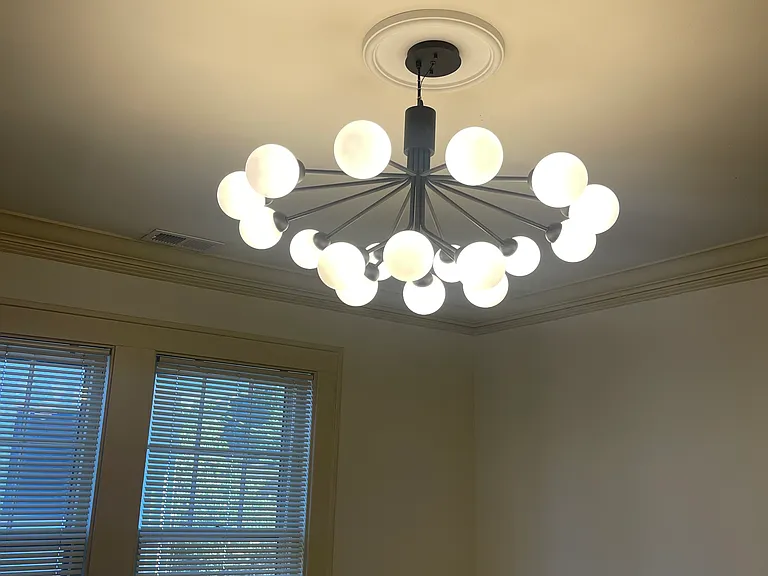 2nd bedroom w/new light fixture