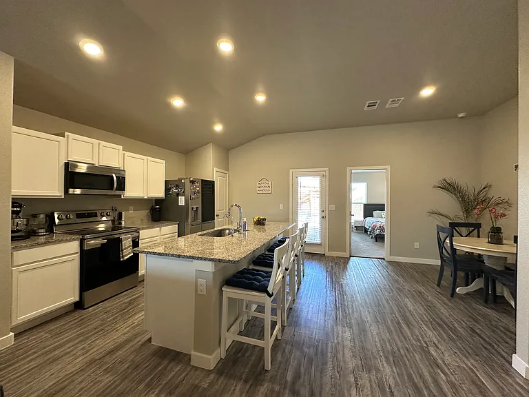 3215 Volney Ave — Photo 7