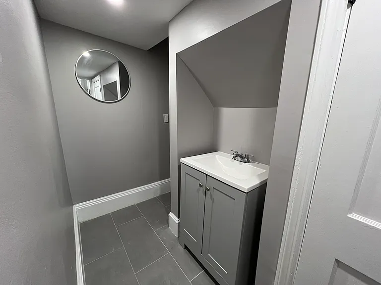 703 Newington Ave #1F — Photo 5