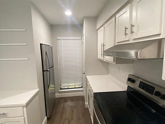 5th image of 9910 Royal Ln APT 502