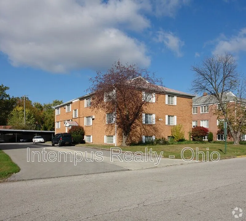 2 bed, 1.0 bath, $850 — Photo 1