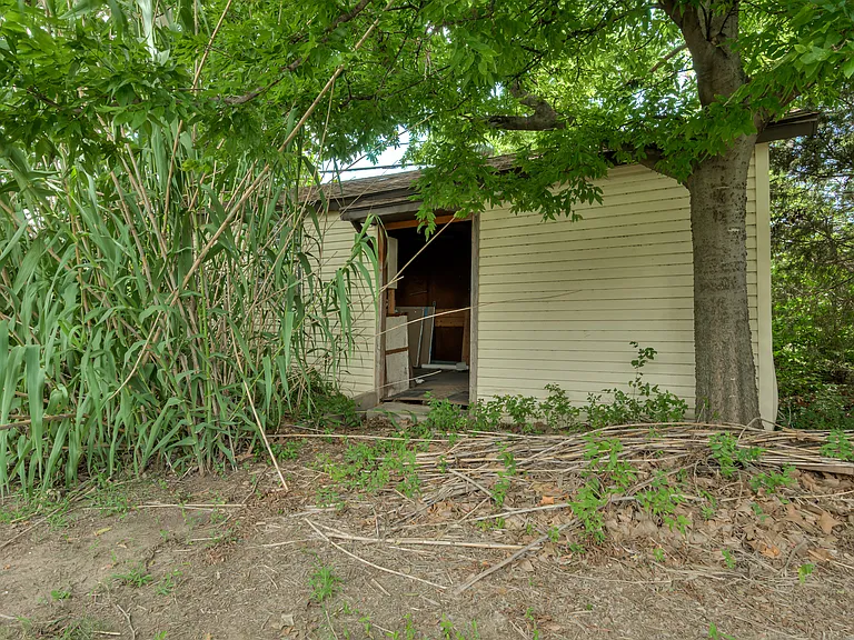 106 N Norman Ave — Photo 10