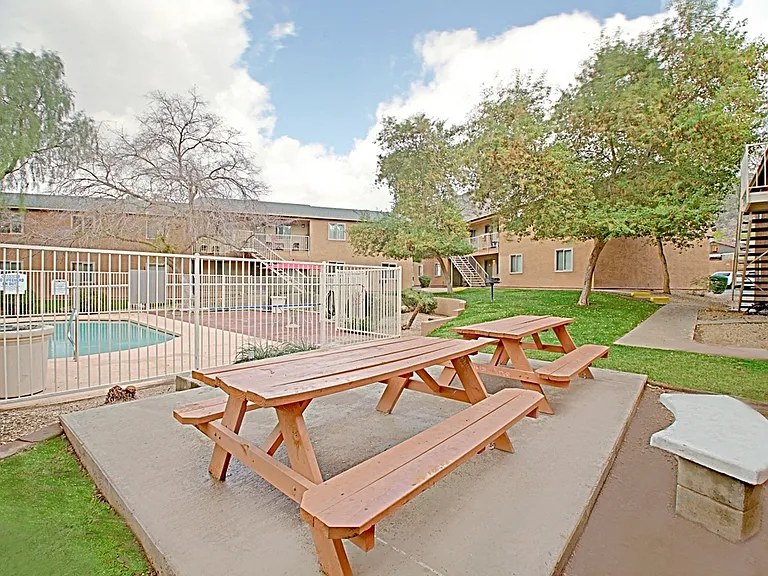 Vista Village — Photo 9