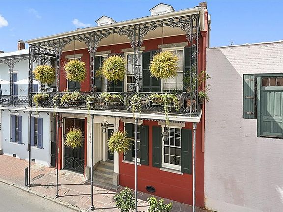 2nd image of 1015 Burgundy St APT 1