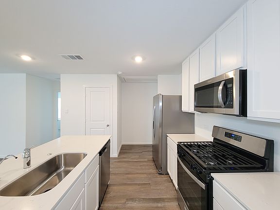 5th image of 14316 Leafy Willow Dr