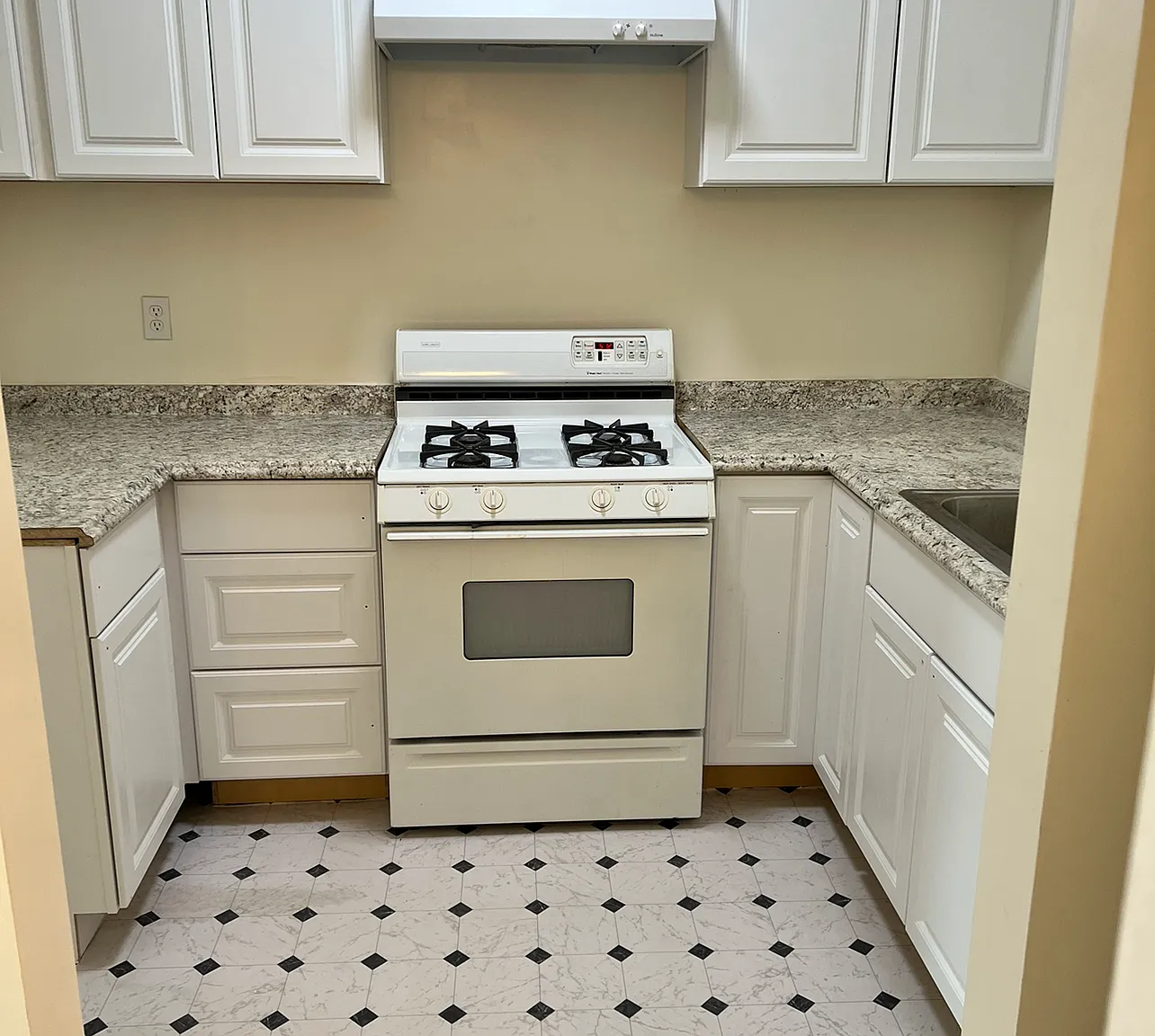 Clearview Dr, Hollister — Photo 1