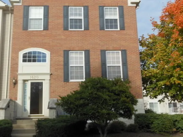 1620 Edinburgh Dr #100-6, Bartlett, IL 60103