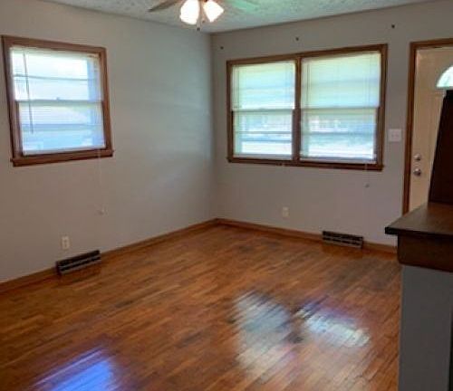 3rd image of 2531 N Kellett Ave