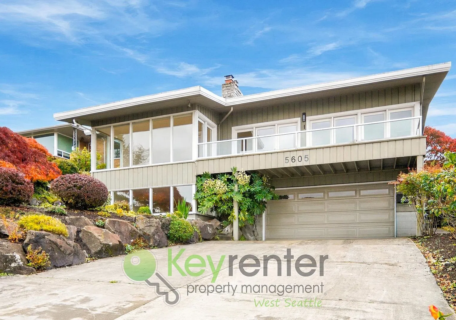 Sophisticated Four Bedroom Home with Vaulted Ceilings — Photo 2